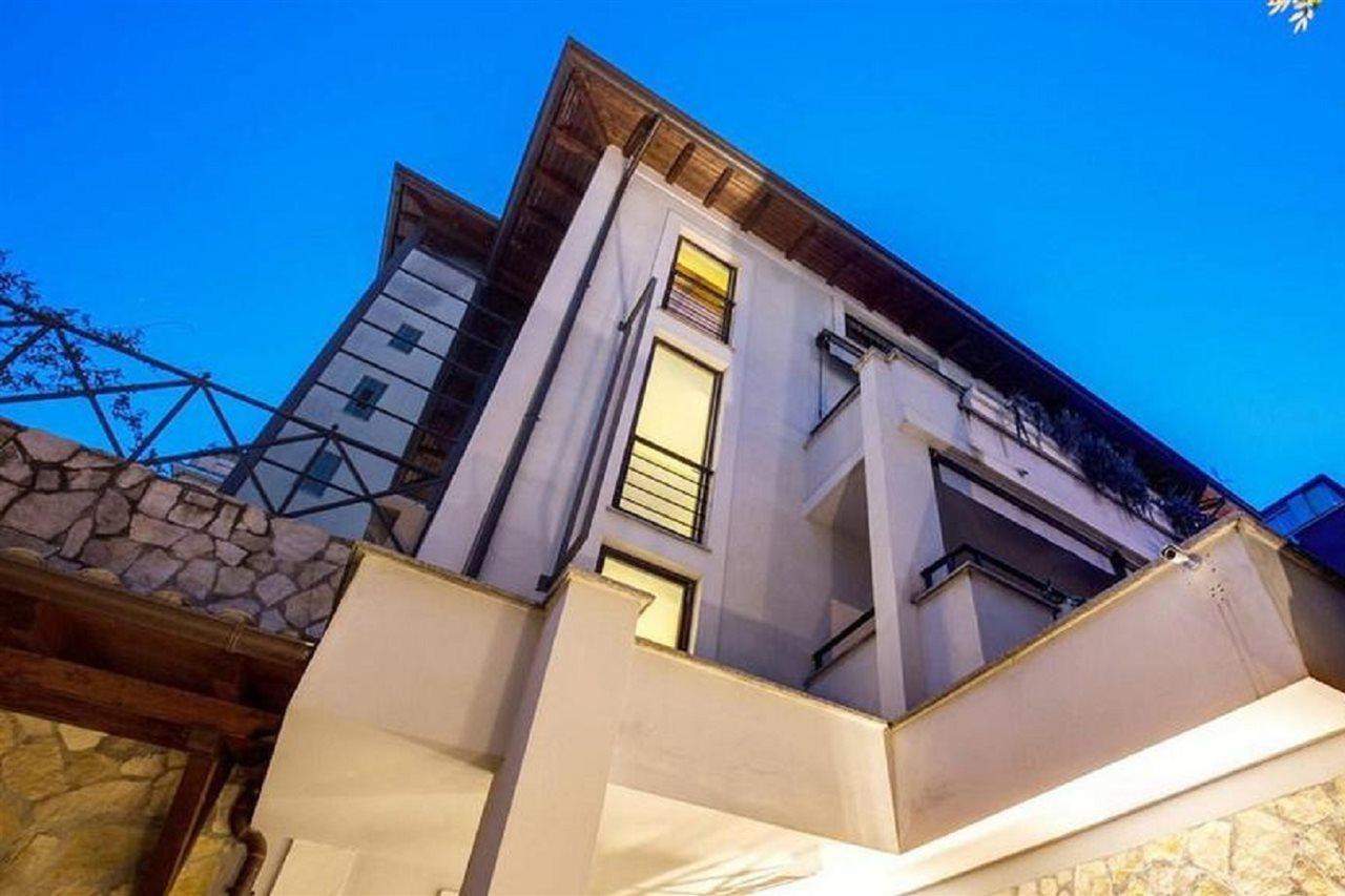 The Hotel Rom